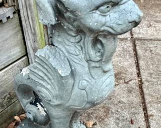 LOTS OF GARDEN STATUARY!!