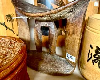 ANTIQUE ETHIOPIAN KAMBATTA TRIBAL WOODEN HEADREST.