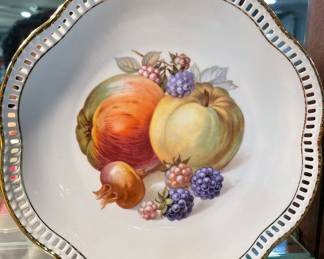 Schumann Arzberg Decorative Plate. Made in Bavaria, Germany, Porcelain, Fruit Motif, Reticulated (pierced) rim and gold edge.