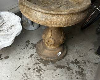 New Cast Bird Bath w Fleur de Lis