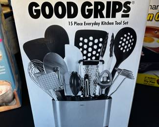 New OXO 15 Piece Kitchen Tool Set