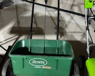 Scoots Spreader