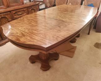 Very 80's dining table with pads