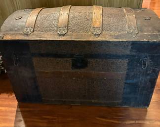 Antique Camel Back Steamer Trunk Chest 