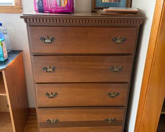 chest of drawers