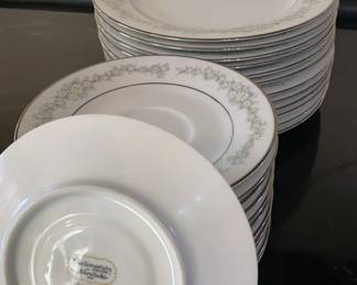 Chna Set Pieces By Noritake