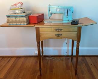 Vintage Teal Singer Wooden Sewing Table With Threads And Sewing Kit.