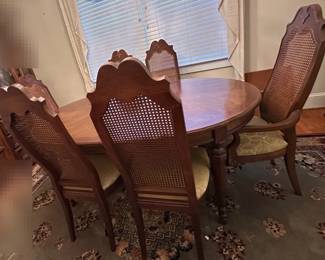 Vinrage Dining Room Table W 6 Cane Back Chairs