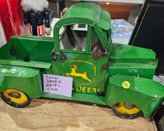 METAL JOHN DEERE TRUCK