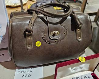 VINTAGE DOCTOR BAG
