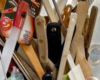 lots of kitchen gadgets, most new