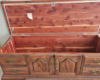 Lane cedar chest