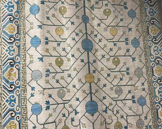 8 x 10 rug handmade in Pakistan