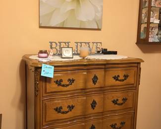 Chest Dresser
Floral picture
