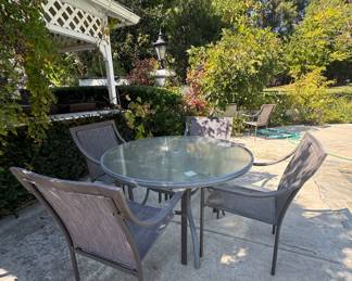 Outdoor dining set