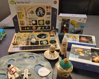 Assorted space themed toys, all brand new and unused. 