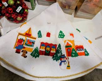 Vintage handmade Christmas tree skirt