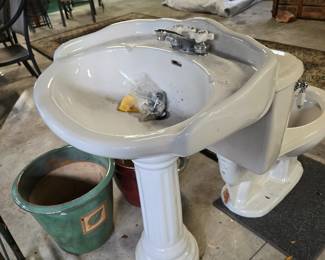 Vintage style sink and toilet