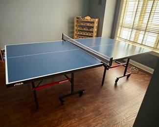 Like New - Stiga Advantage table tennis/Ping Pong table 