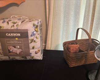 new with tag comforter, Longaberger baskets