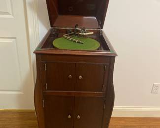 Victrola - Victor Talking Machine - Needs work