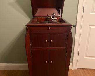 Victrola - Victor Talking Machine