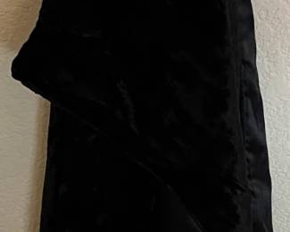 Silky Textured Wrap w Fringe