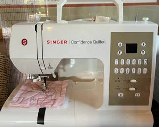 SINGER Confidence Quilter w Rolling Case and Accessories