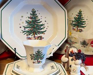 Nikko Christmastime Dinnerware Set 12-pc
