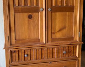 Knotty Pine Wardrobe/Armoire