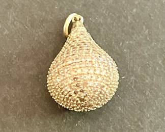 Large diamond kiss pendant