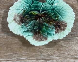  Small Majolica Leaf Dish