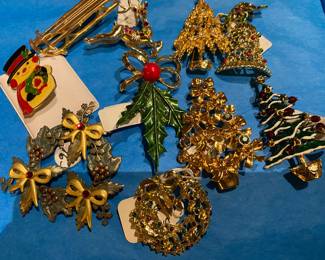 Vintage Holiday Pins