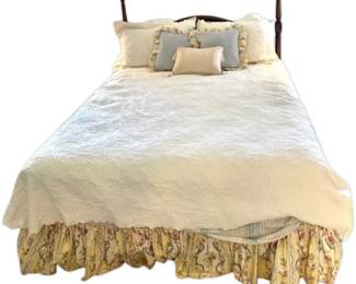 Full Size Bed Set w Wooden Headboard