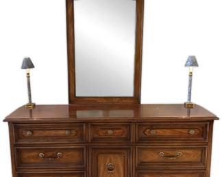White Fine Furniture Co. 7Drawer Dresser w Mirror