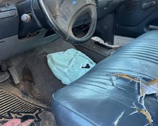 1993 Ford F150 Regular Cab
VIN: 2FTDF15NOPCA36851