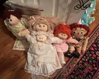 Cabbage Patch babies, some hand signed by Xavier 1980. All have their Birth Certificate. Also Vintage Raggedy Ann doll. A must see.  