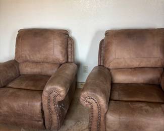 Matching recliners 