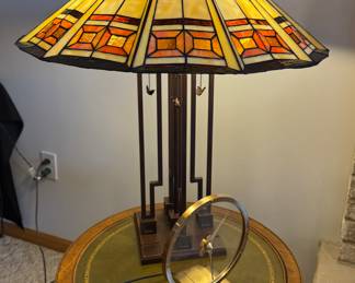 STAINED GLASS LAMP