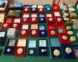 COLLECTIONS OF HALCYON DAYS ENAMEL TRINKET BOXES 