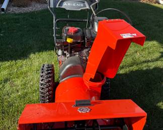 ARIENS LIKE NEW SNOW BLOWER
