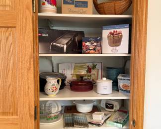 KITCHEN PANTRY FULL