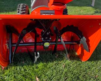 BLADES ON SNOWBLOWER