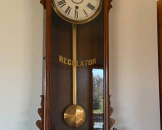 ANTIQUE WALL CLOCK
