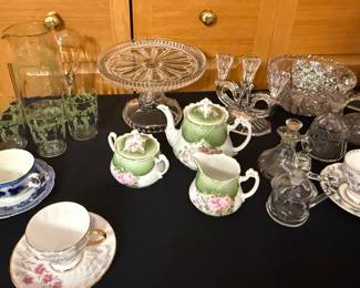 BEAUTIFUL VINTAGE GLASSWARE