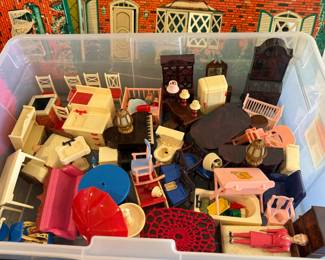 DOLL HOUSE FURNITURE CLOSE UP