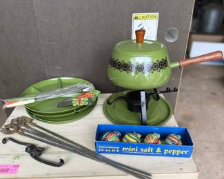MCM | Mid century modern fondue set
