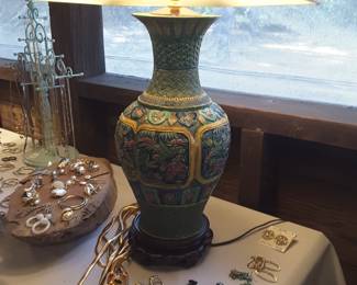 Vintage porcelain floral lamp, mint condition!