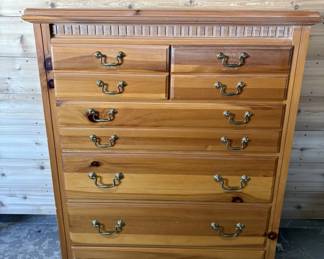 Traditional Pine Chest of Drawers