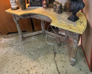 Circle desk